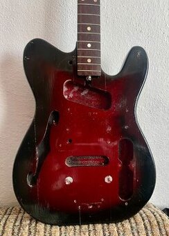 Torzo Jolana Iris Bass