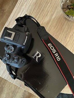 Canon eos R10