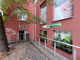 Obchodný priestor s výkladmi na PREDAJ, Záhradnícka – RUŽINO