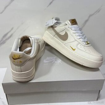 Nike Air Force1 Gold
