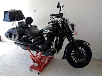 Suzuki VL 800 B