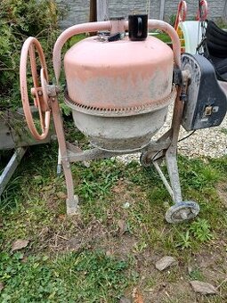 12l.miesačka na 230V