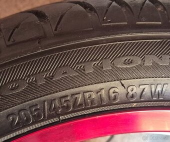 Zimné pneu 205/46R16 málo jazdené