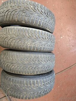 185/65R15 zimne pneu Nokian