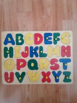 Drevené skladacie písmenká a kocky pre deti