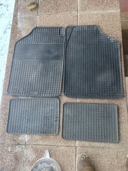 Predám gumené rohože do trojkového golfa.