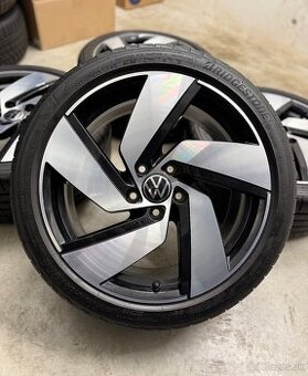 Letná sada VW Richmond 5x112 R18 , 225/40/18 - VW Golf 8