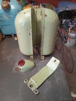 Predám diely Jawa 550, bledo zelene