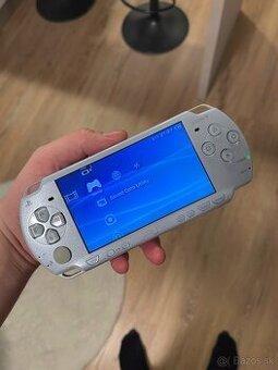 PSP 2000 Felicia Blue