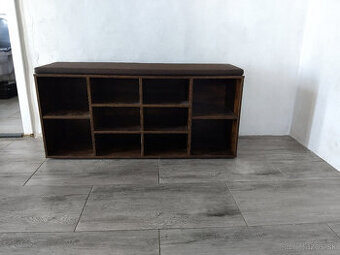 botník s podsedákom