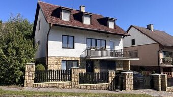 EXKLUZÍVNE: Priestranný 8-izb dom v tichom prostredí Myjavy