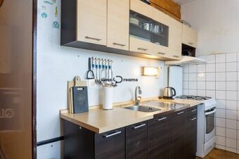 PONUKNITE - starý 1i byt určený na rekonštrukciu