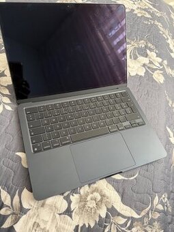 MacBook m2 a2681