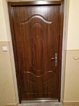 Bespecnostne vchodove dvere 90L