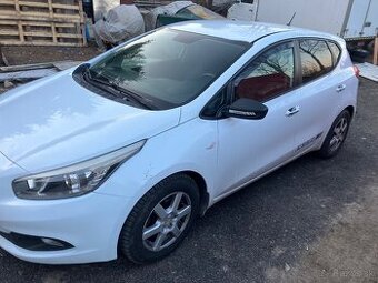Kia ceed rok 2013 motor 1,6 crdi