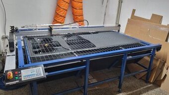 Laserový rezací stroj Co2, veľký pracovný stôl 2200x1500