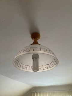 luster s ornamentom