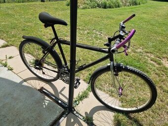 Starší horský bicykel