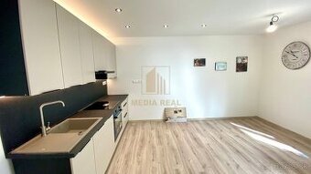 Rodinný dom s pozemkom v obci Lúka pri Piešťanoch - 1