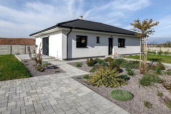 Na predaj dom- novostavba - Luxusná so záhradou - 1