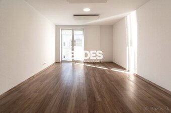 Moderný 2 izbový byt v novostavbe s balkónom, vyhr. parking