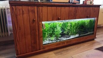 Akvárium so skrinkou