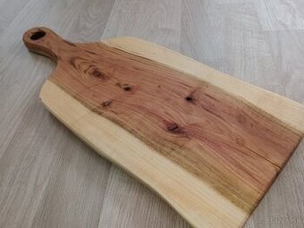 Slivková doska na krájanie