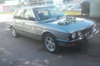 BMW E28 524D