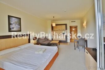 Zařízené studio (1+kk, 50 m²) s balkonem a krásným výhledem