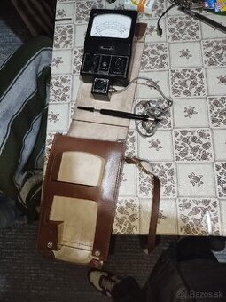 Historický elektronický teplomer z ČSSR–Elektron Thermometer