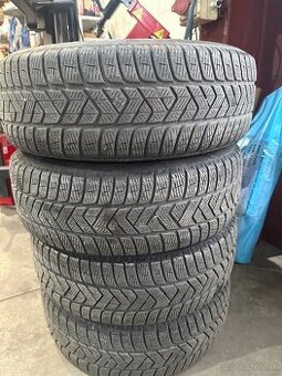 215/60 R17 pirelli