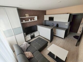 Topoľčany - zariadená garsónka v CENTRE