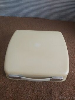 Kufríkový písací stroj