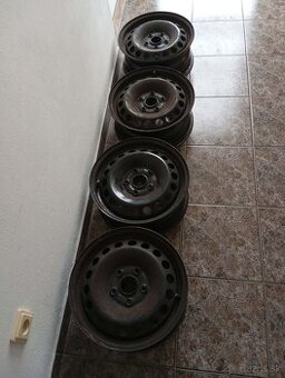Predám plechové disky 195/65 R15 – výborný stav