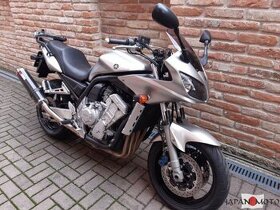 Motocykel Yamaha FZS 1000 Fazer