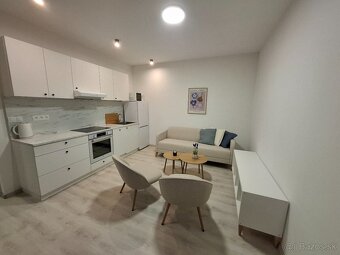 Na prenájom 2-izbový byt (zariadený), ul. Kasárenská, NZ