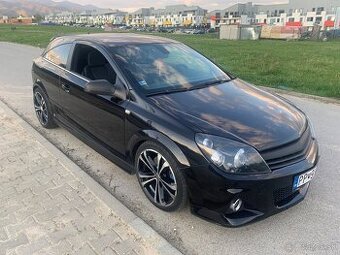 Opel Astra OPC 2.0t