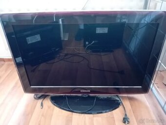 TV Samsung uhlopriečka 82 cm