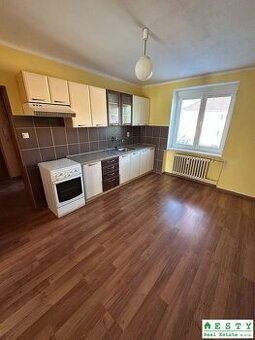 PREDAJ, 2i tehlový byt, balkón + parkovacie miesto