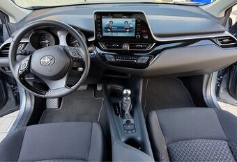 Toyota C-HR, 1.8 Hybrid, sivá metalíza tmavá