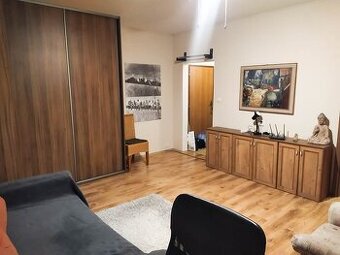 Jednoizbový byt na KVP, Titogradska 1 -550 eur
