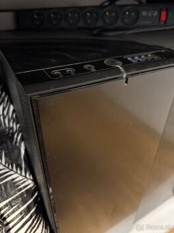 Server Dual-Xeon 2698 v4