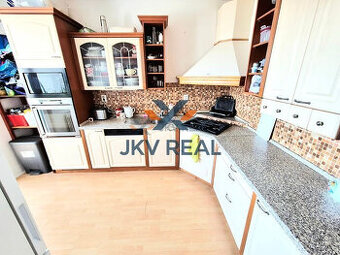 PREDAJ 3-IZBOVÝ BYT S LOGGIOU V OBĽÚBENEJ ČASTI PETRŽALKY