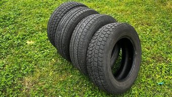 Zimne pneumatiky 215/70 R16