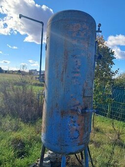 Predám tlakovú nádrž 1m³