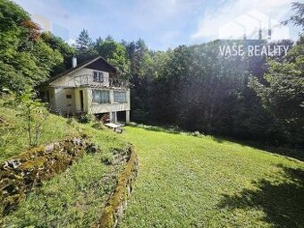 REKREAČNÁ CHATA - / ŠÍPKOV / POZEMOK 1209 m2  / DVOJPODLAŽNÁ