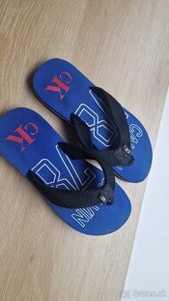 Šľapky v 43