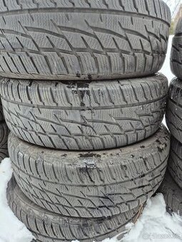 Zimne pneu 215/65 r16