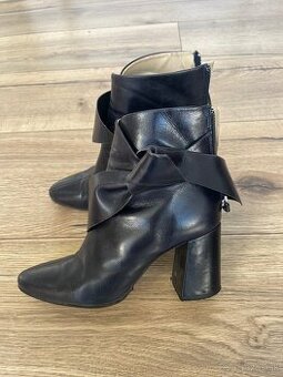 Kožené čižmičky tmavomodre Zara