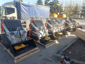 mininakladač riadený šmykom